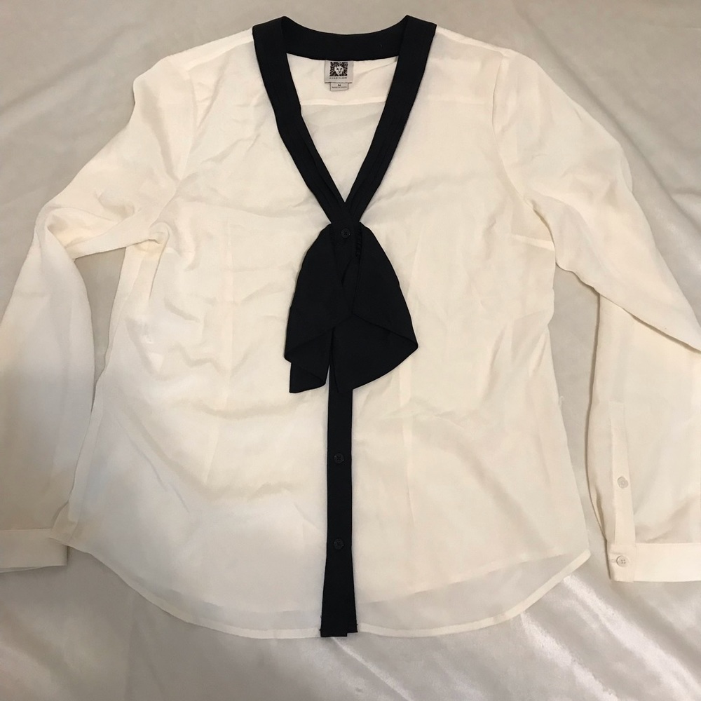 Adorable Ann Klein blouse